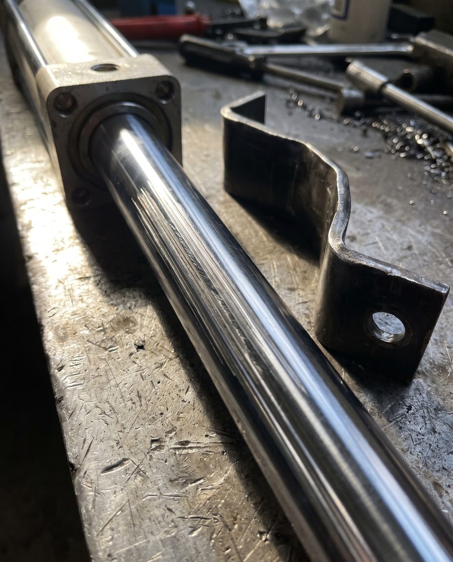 Pneumatic cylinder failure